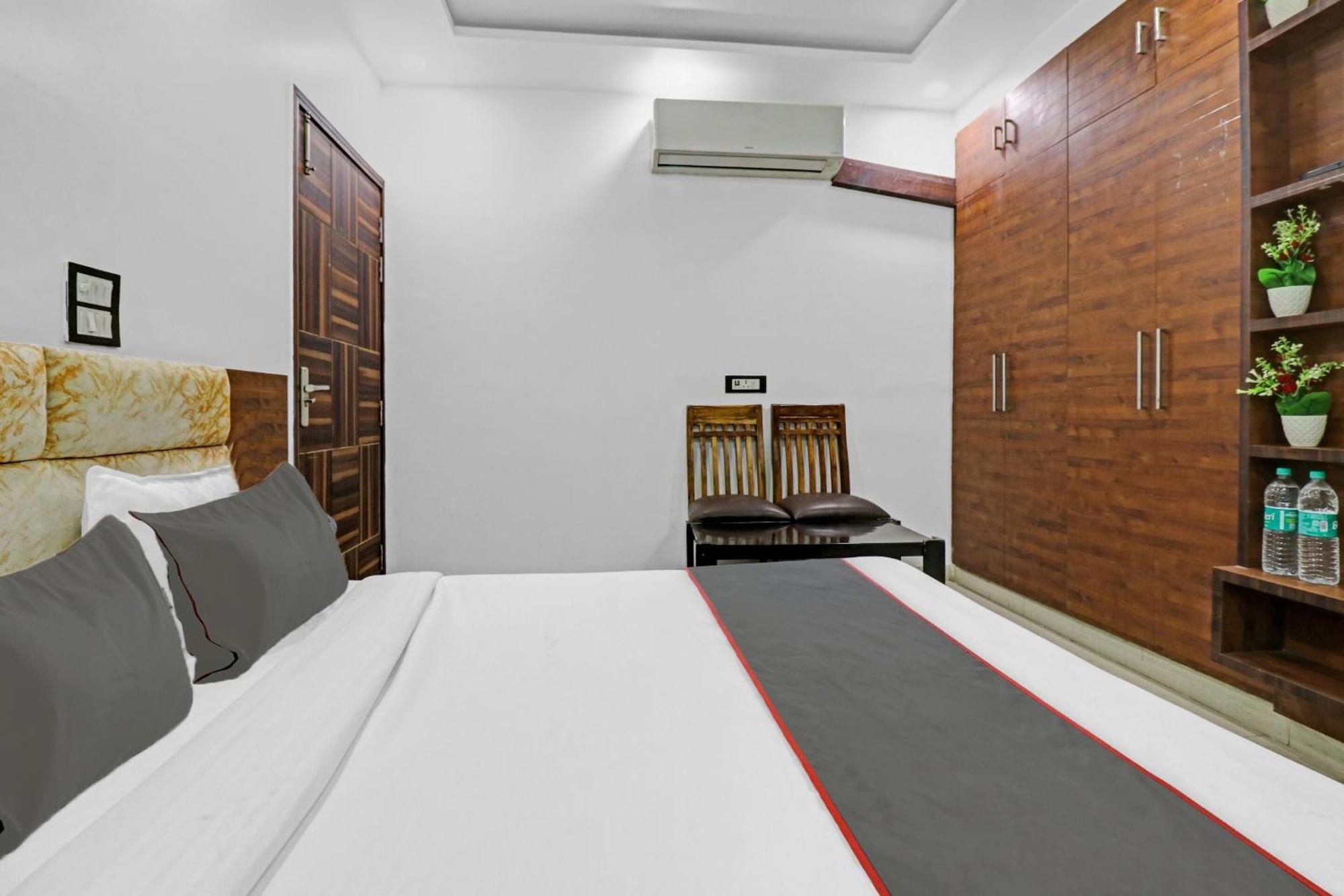 Hotel O Bharat Stay Near Indira Gandhi International Airport New Delhi Bagian luar foto